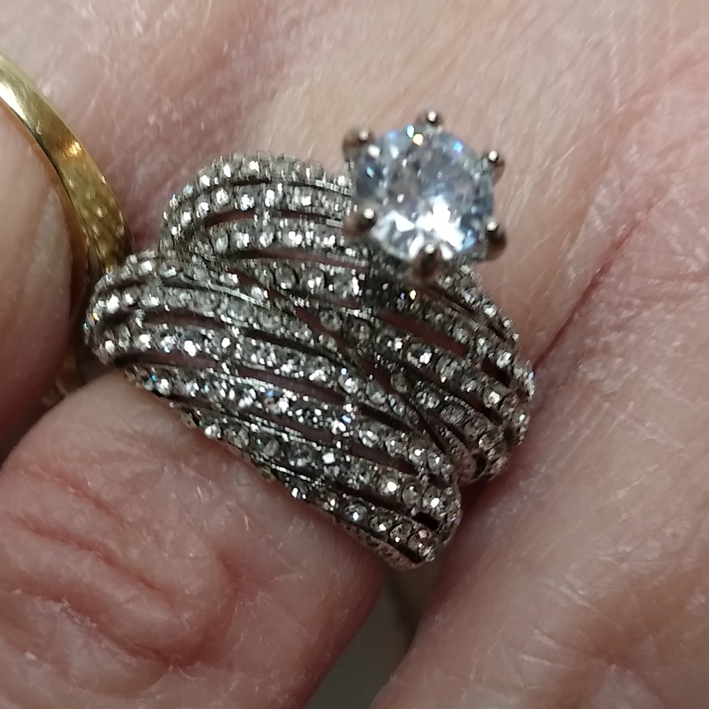 NWT WHITE SAPPHIRE WEDDING RINGS - Picture 2 of 6